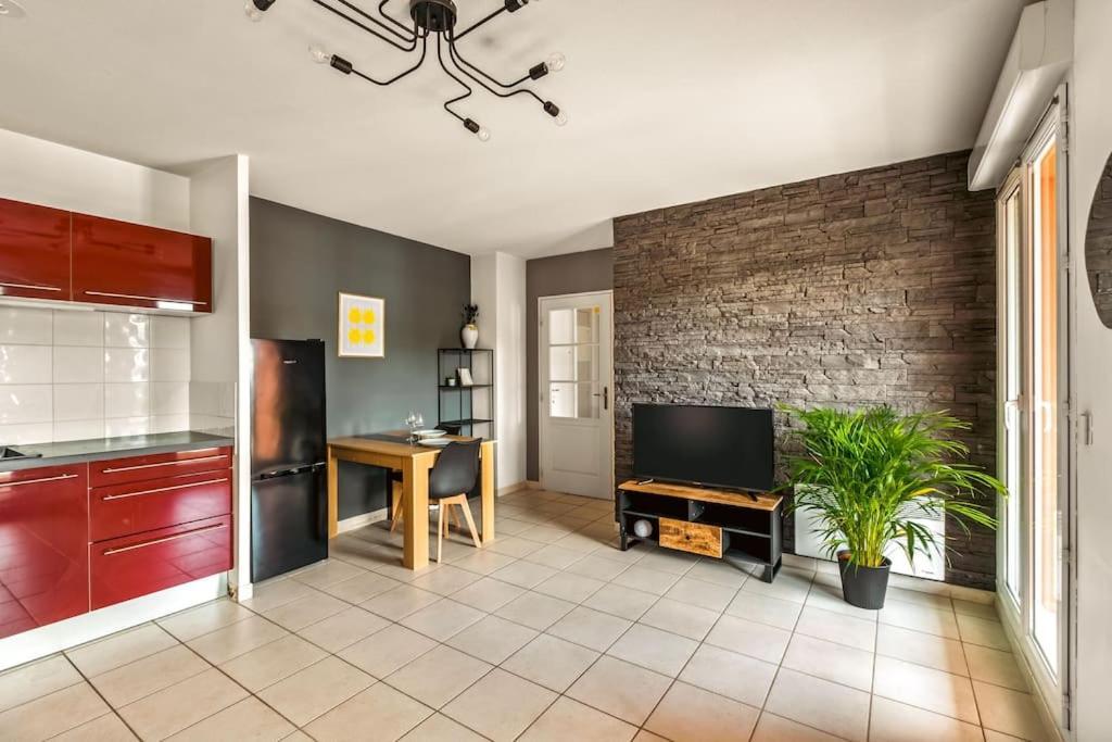 T2 Paisible Vaise, Avec Parking Metro Direct Bellecour Apartamento Lyon Exterior foto