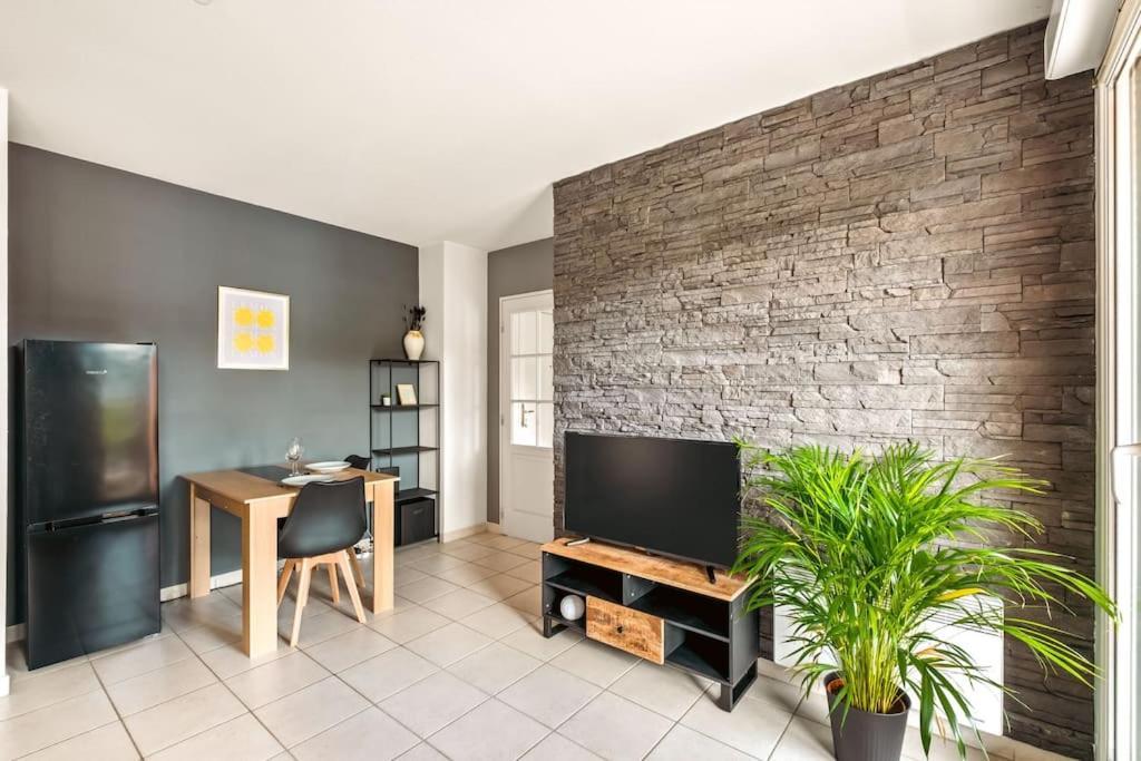 T2 Paisible Vaise, Avec Parking Metro Direct Bellecour Apartamento Lyon Exterior foto